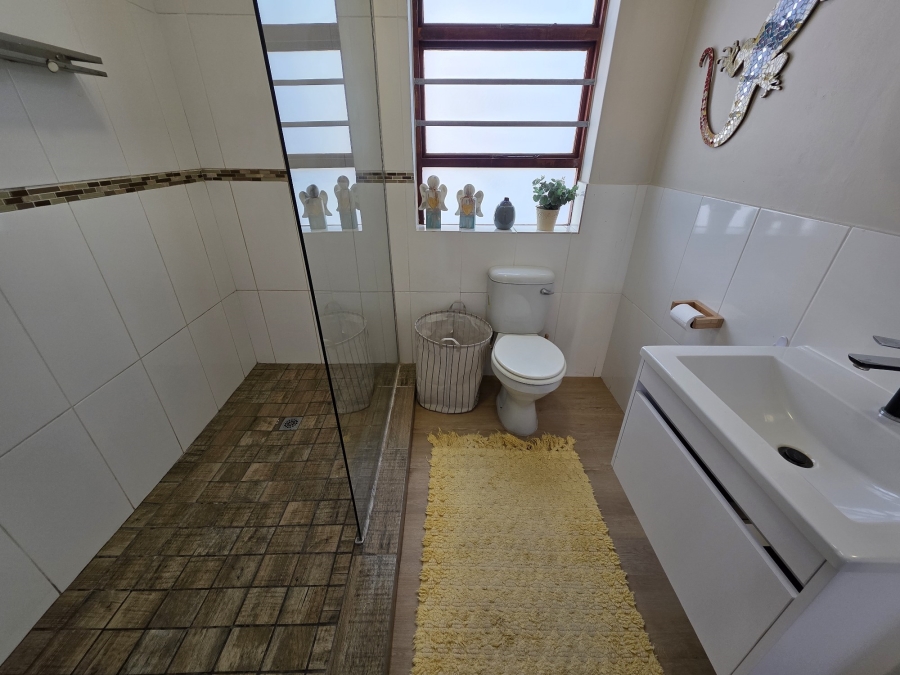 4 Bedroom Property for Sale in Wavecrest Eastern Cape